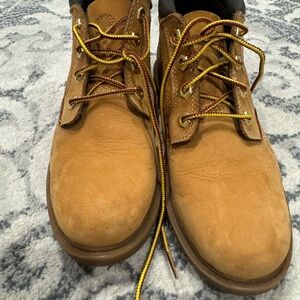Timberland Women's Brown Lace-Up Boots with Yellow Laces
